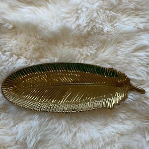 Gold feather tray